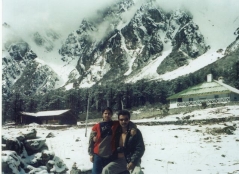 Couple at Yumthung Valley